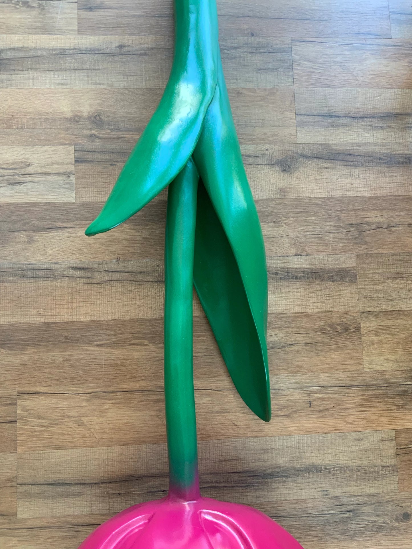 Tulip Over Sized Flower Statue - LM Treasures Life Size Statues & Prop Rental