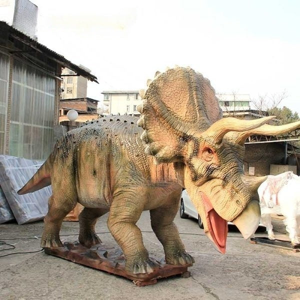 Jurassic Park Attraction Triceratops Animatronic