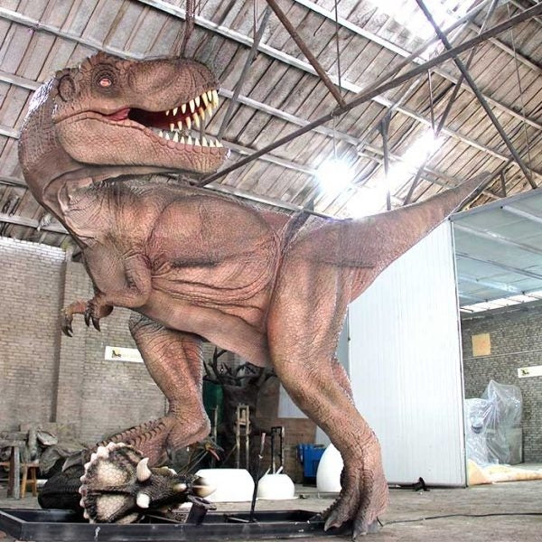 Dinosaur Battle Animatronic T-Rex vs Triceratops