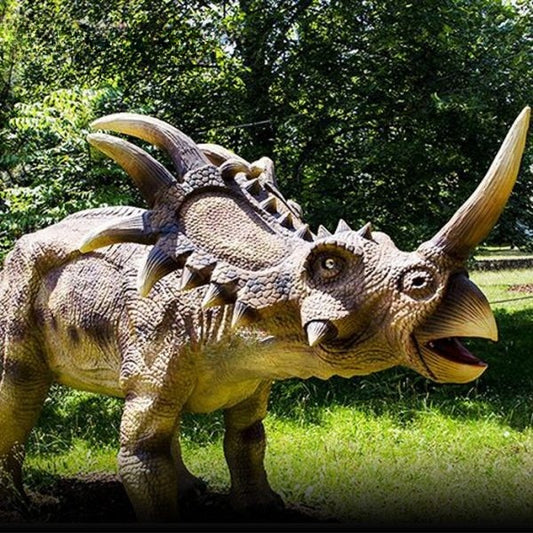 Animatronic Dinosaur Shows Lifelike Dinosaur Styracosaurus Model