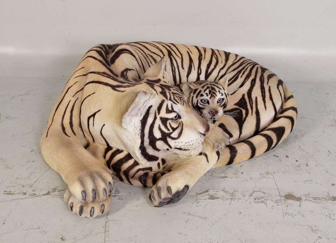 Siberian Tiger With Cub Life Size Statue